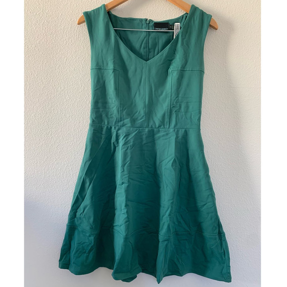 CYNTHIA ROWLEY V-Neck‎ Zipped Up Back Dress - Picture 1 of 4